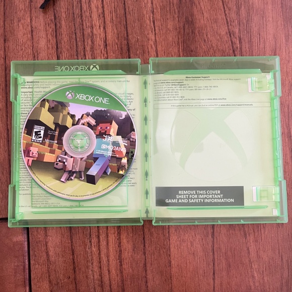 Minecraft Xbox One Game/ Minecraft for Dummies/ Minecraft Blockopedia Book - Picture 6 of 9